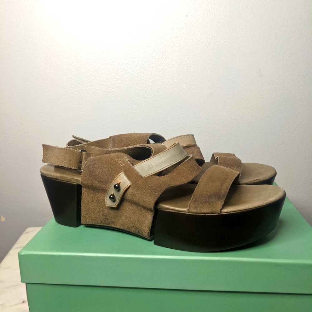 Antelope Sandals